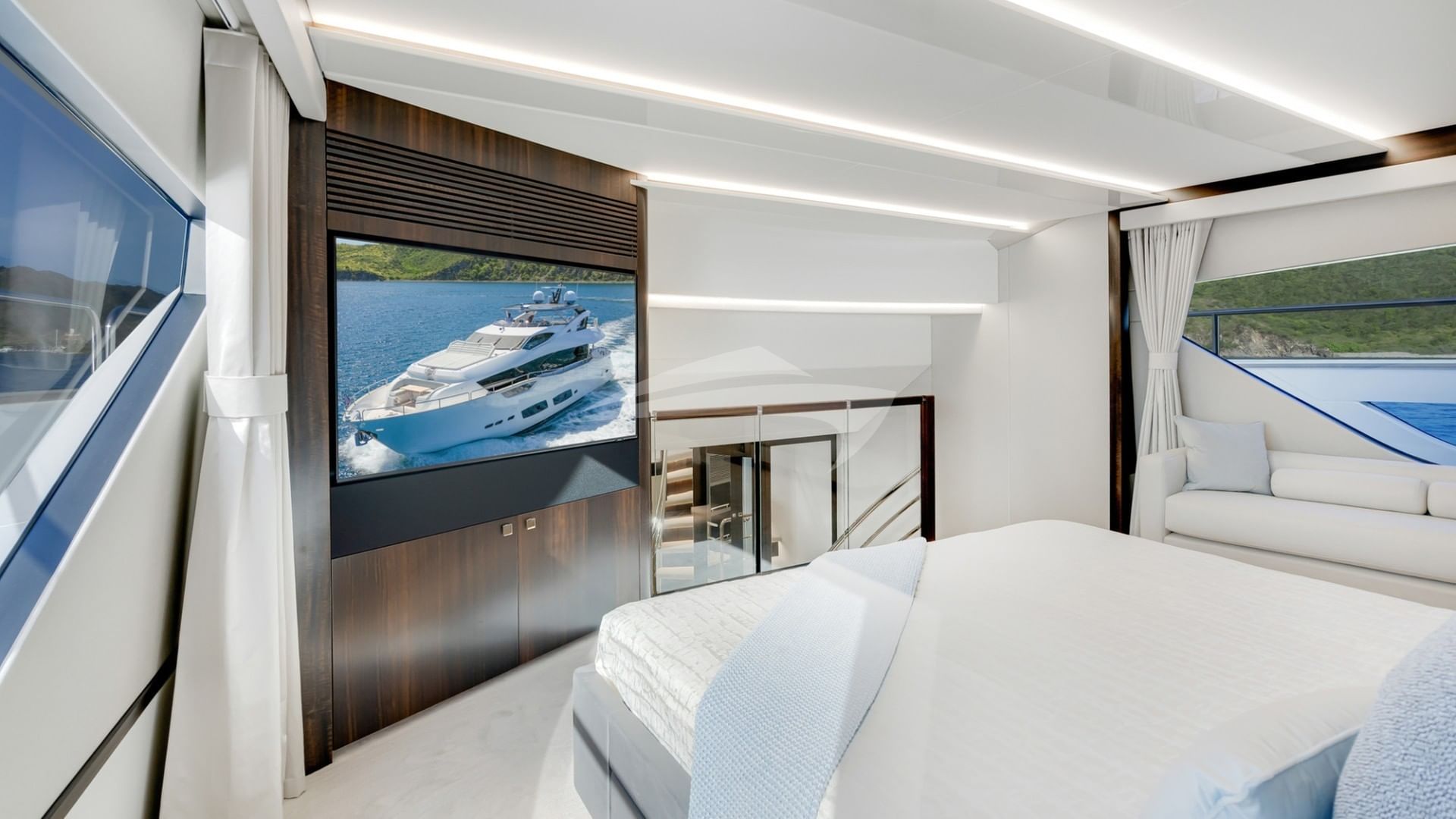 MAIN DECK MASTER STATEROOM