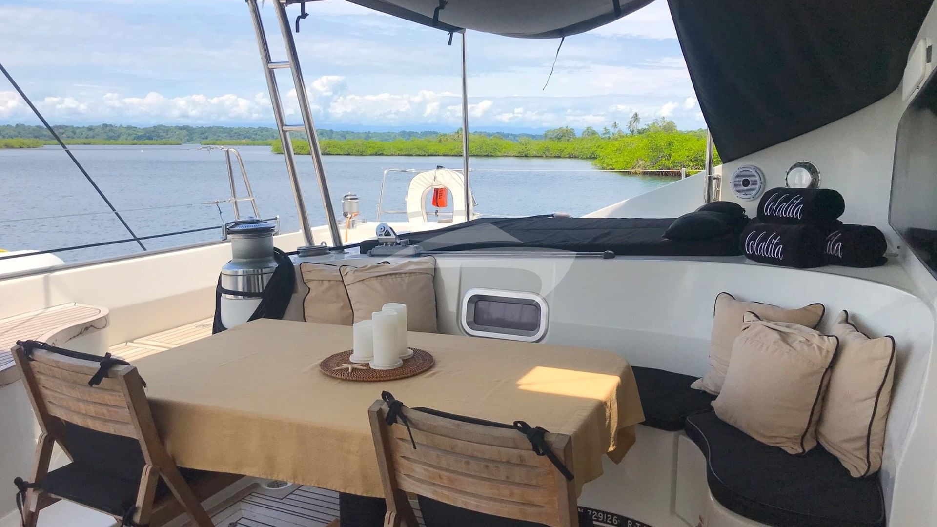 Covered cockpit lounging area