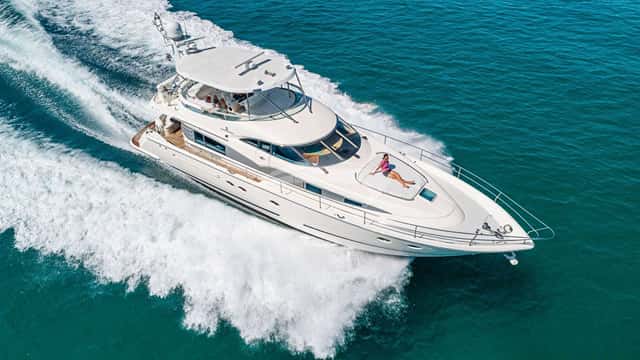 MAXIMUS 20m motor yacht for charter