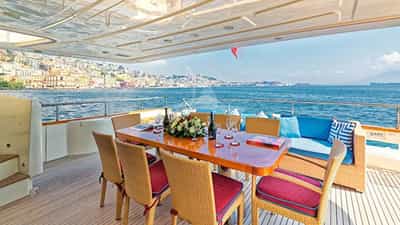 Alfresco Dining