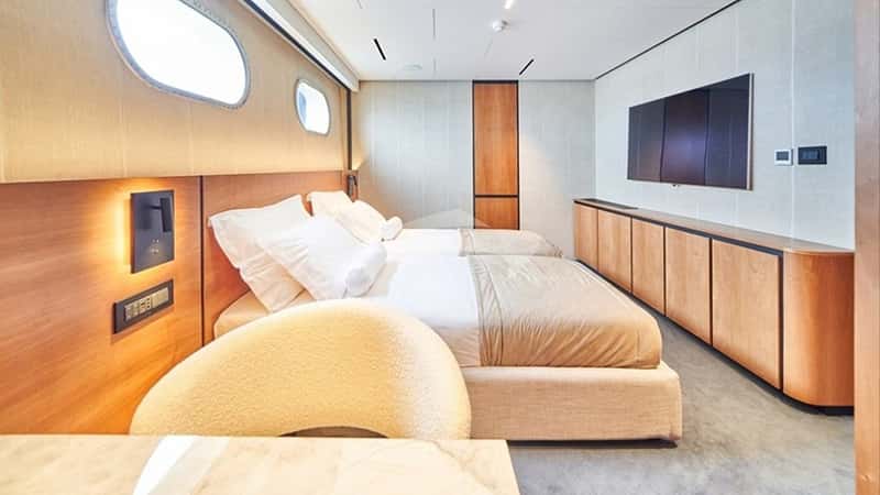 MARALLURE 42m sailing yacht charter, photo 9