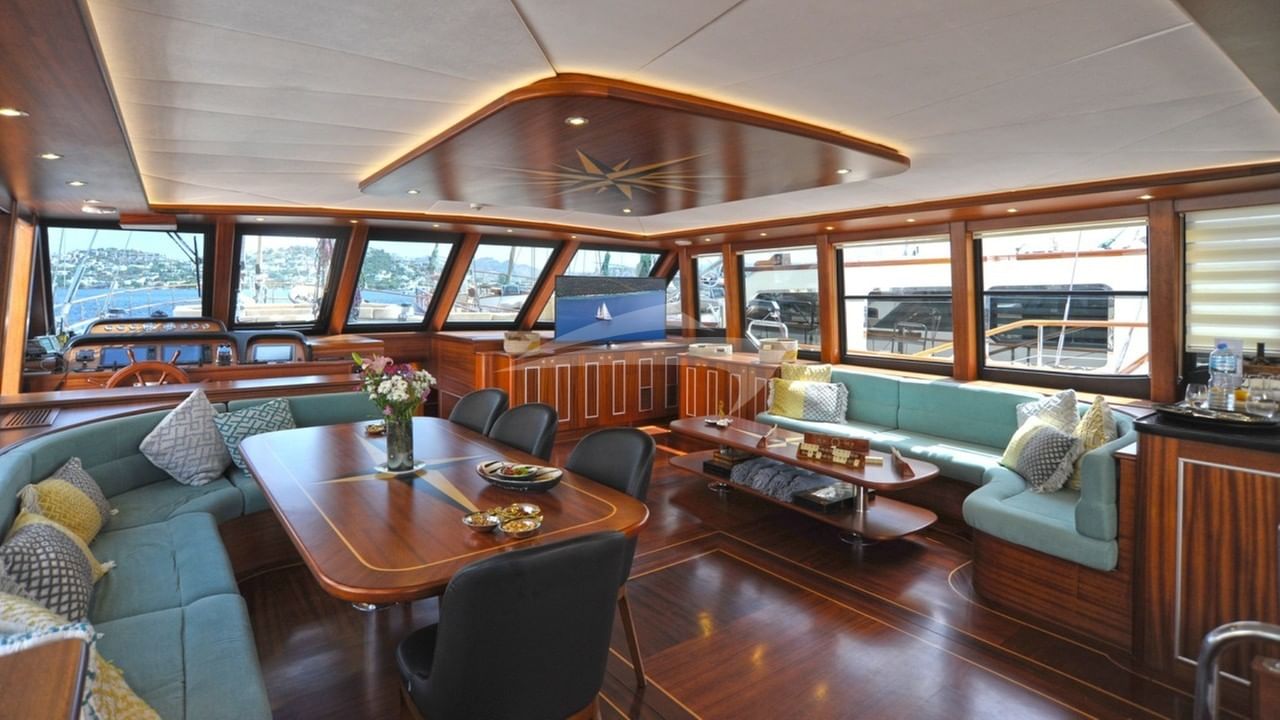 interior saloon & dining