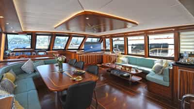 interior saloon & dining