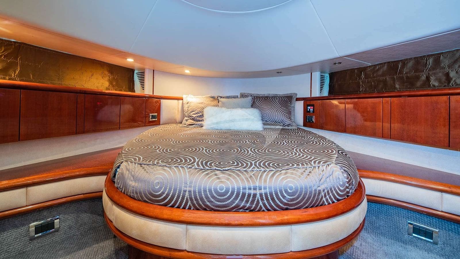 MAXIMUS, photo from the yacht portfolio 6