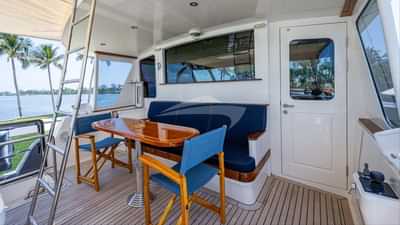 Enclosed Flybridge Aft Deck