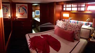 Queen Guest Cabin can convert to Twin