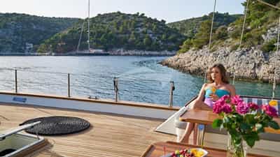 Fortuna_front-deck