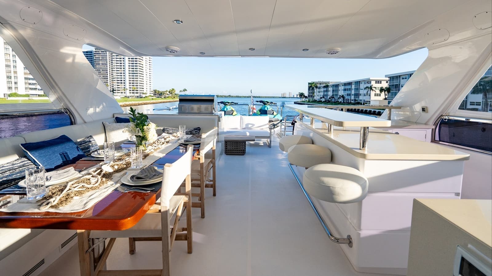 PILOT LOUNGE, photo from the yacht portfolio 21