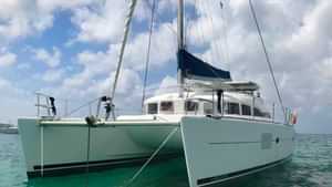 Yacht Charter TIMAIAO 2