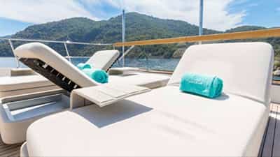 Upper deck lounging