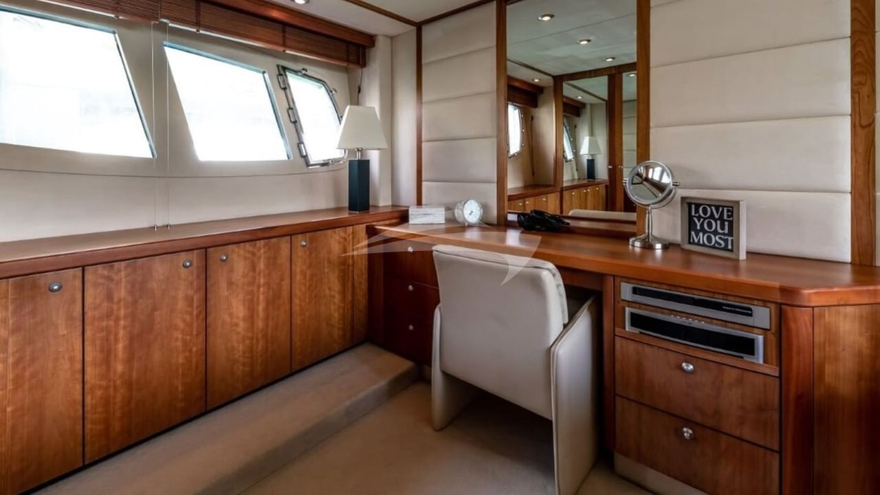 Master Stateroom Office