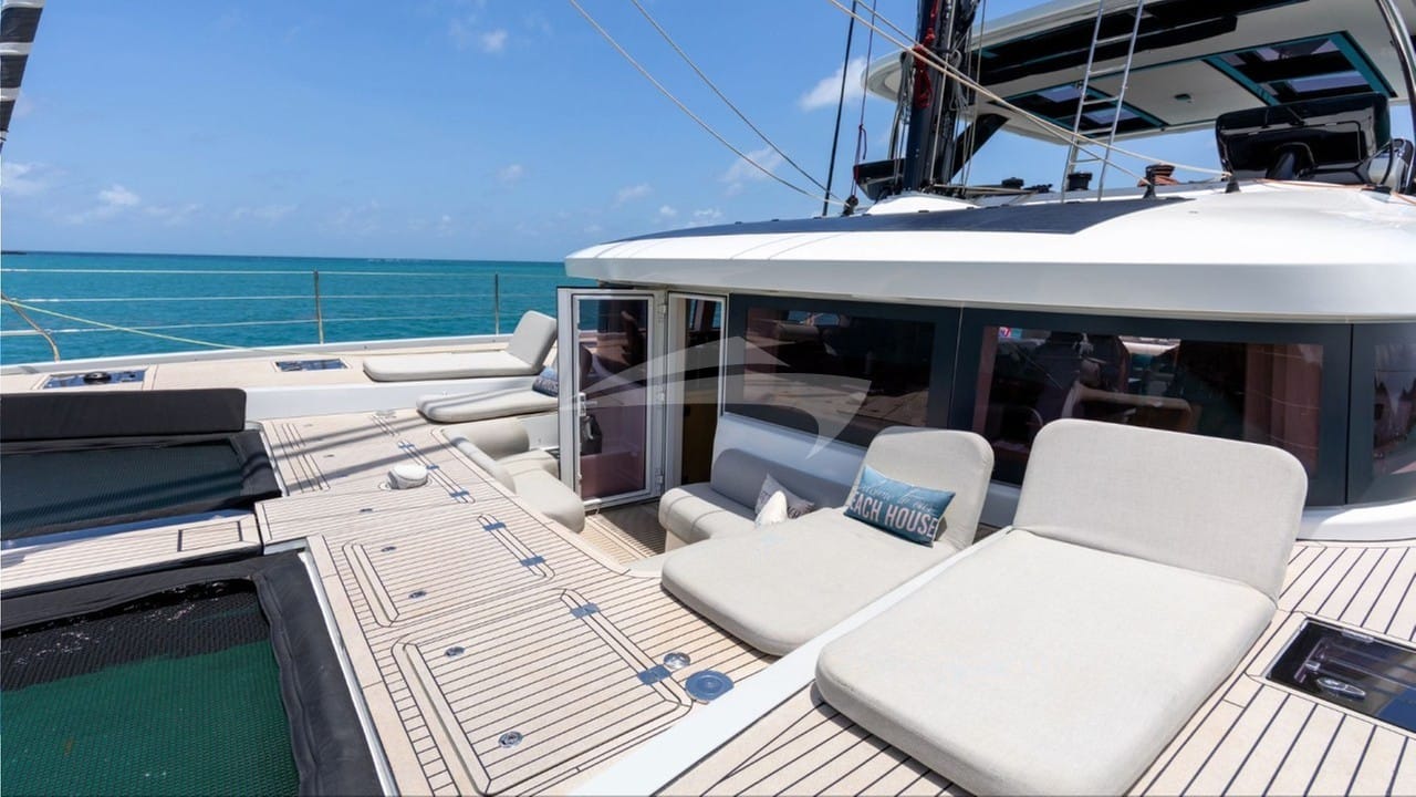 LADY ROSÉ - Exterior