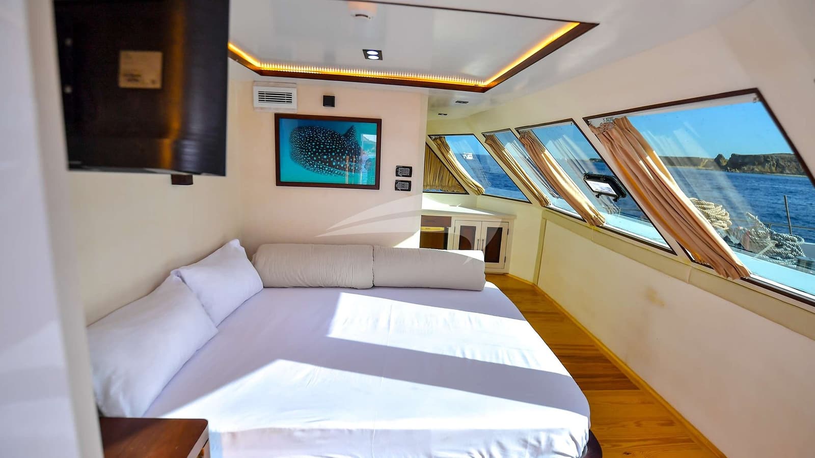 SOUTH MOON ONE, photo from the yacht portfolio 5