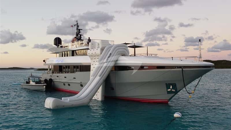 OCULUS 39m motor yacht charter