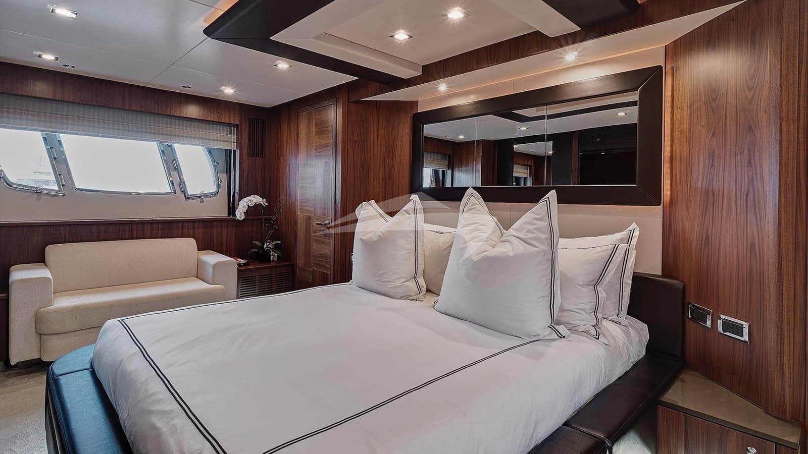 SPLASHED OUT, photo from the yacht portfolio 13