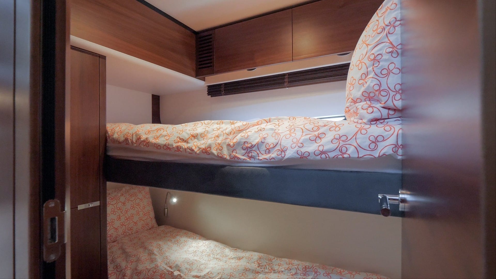 Twin Cabin with Bunk