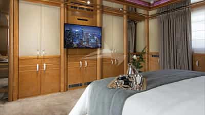 Guest cabin