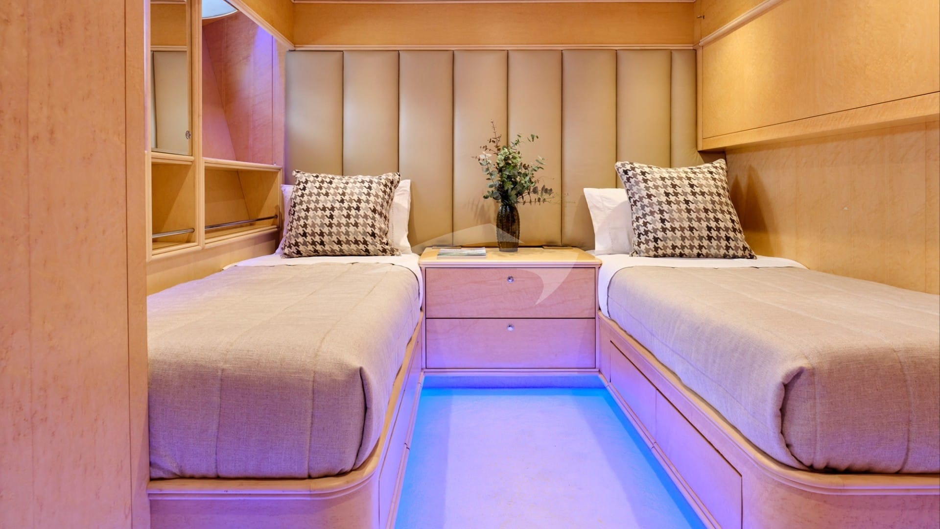 Twin Cabin with Pullman