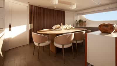 Salon Dining