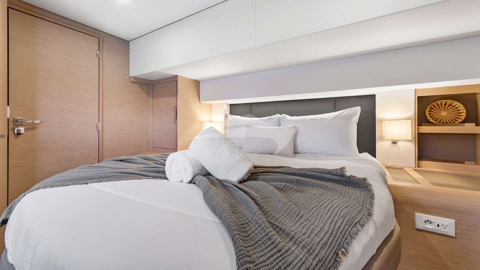 PLUS 10, photo from the yacht portfolio 15