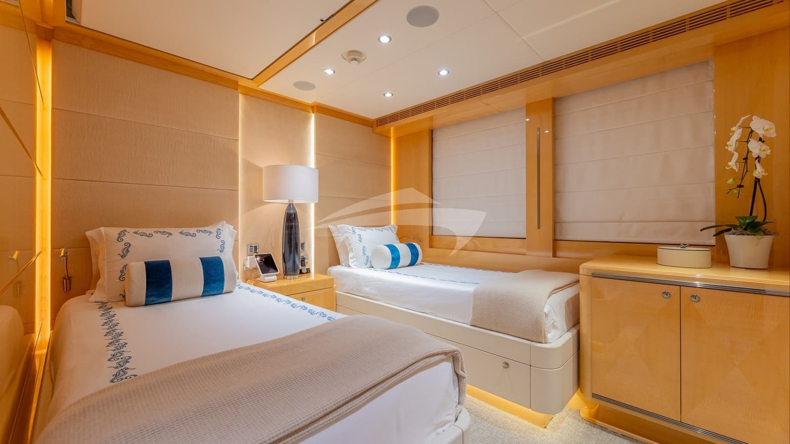 SOUTH, Aufnahme aus dem Yachtportfolio 13