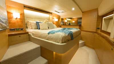 Master queen suite