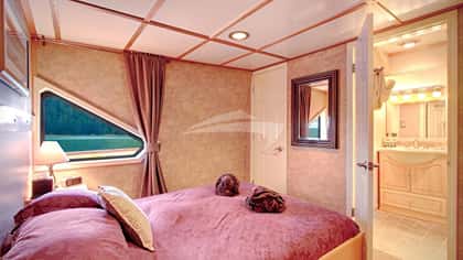 SAFARI QUEST 37m motor yacht charter, photo 11