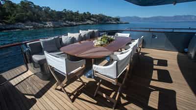 Al Fresco Dining