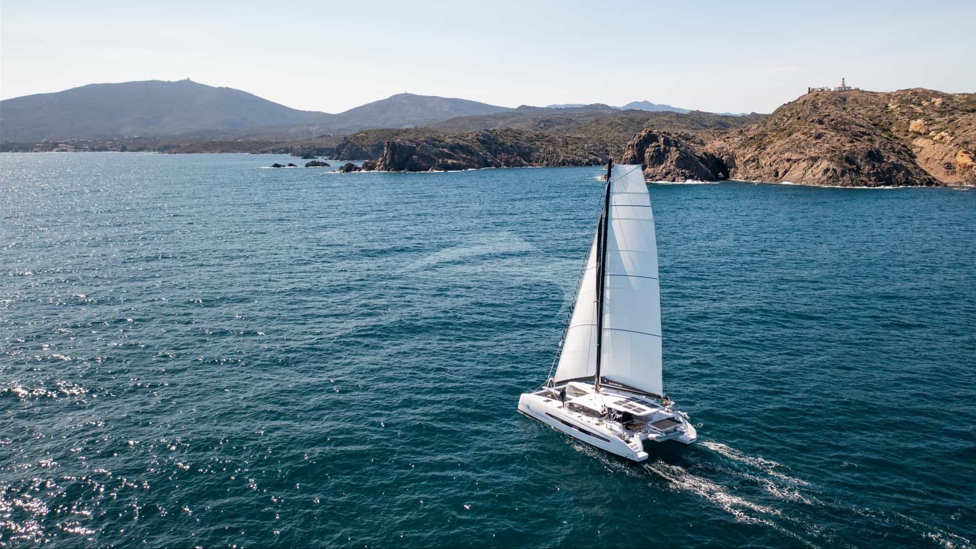JOLIE yacht charter