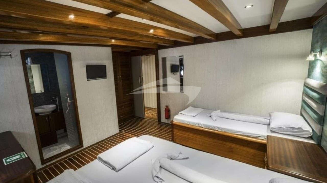 LOVE BOAT, photo from the yacht portfolio 13