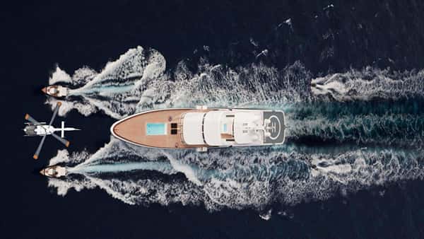 AIR yacht photo 5