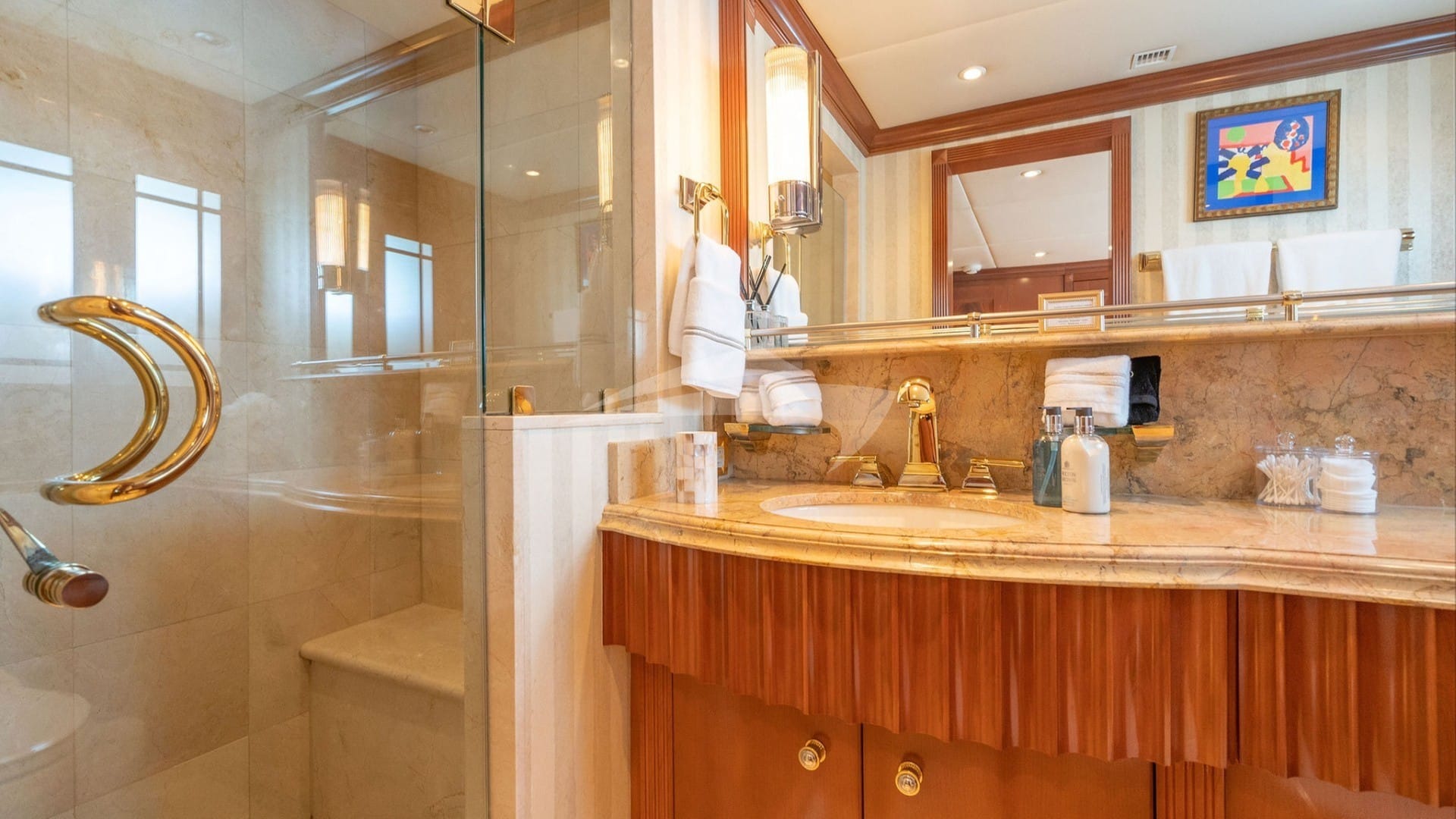 Starboard Queen Ensuite