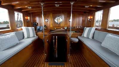 Deck house Interior