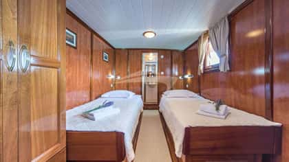 LUNA 33m motor yacht charter, photo 11