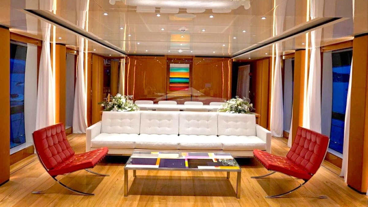 Main Saloon Main Saloon