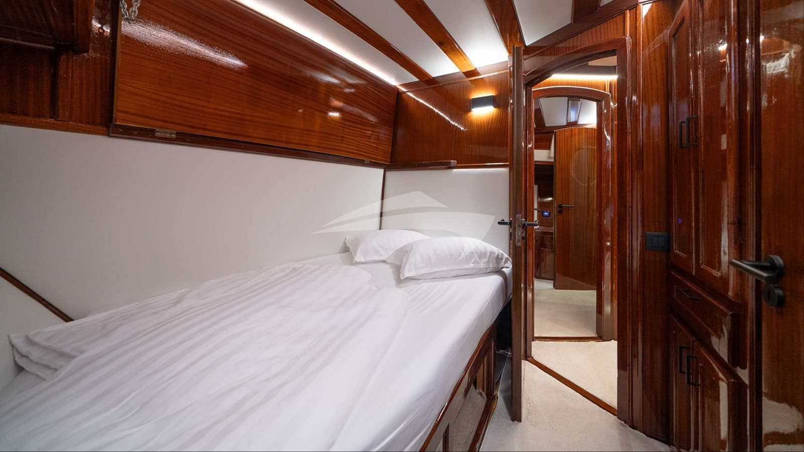 ALLURE, Aufnahme aus dem Yachtportfolio 8