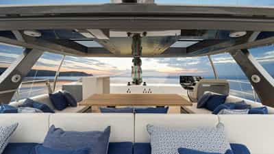 GRAYA flybridge