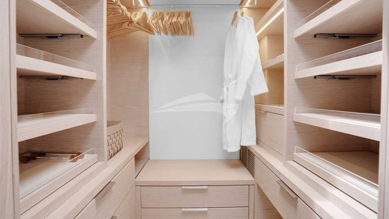 MANE ET NOCTE - Walk-in Wardrobe