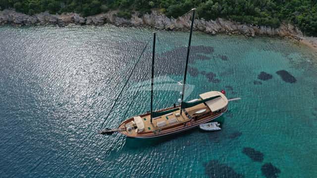ROS MARE 27m motor yacht for charter
