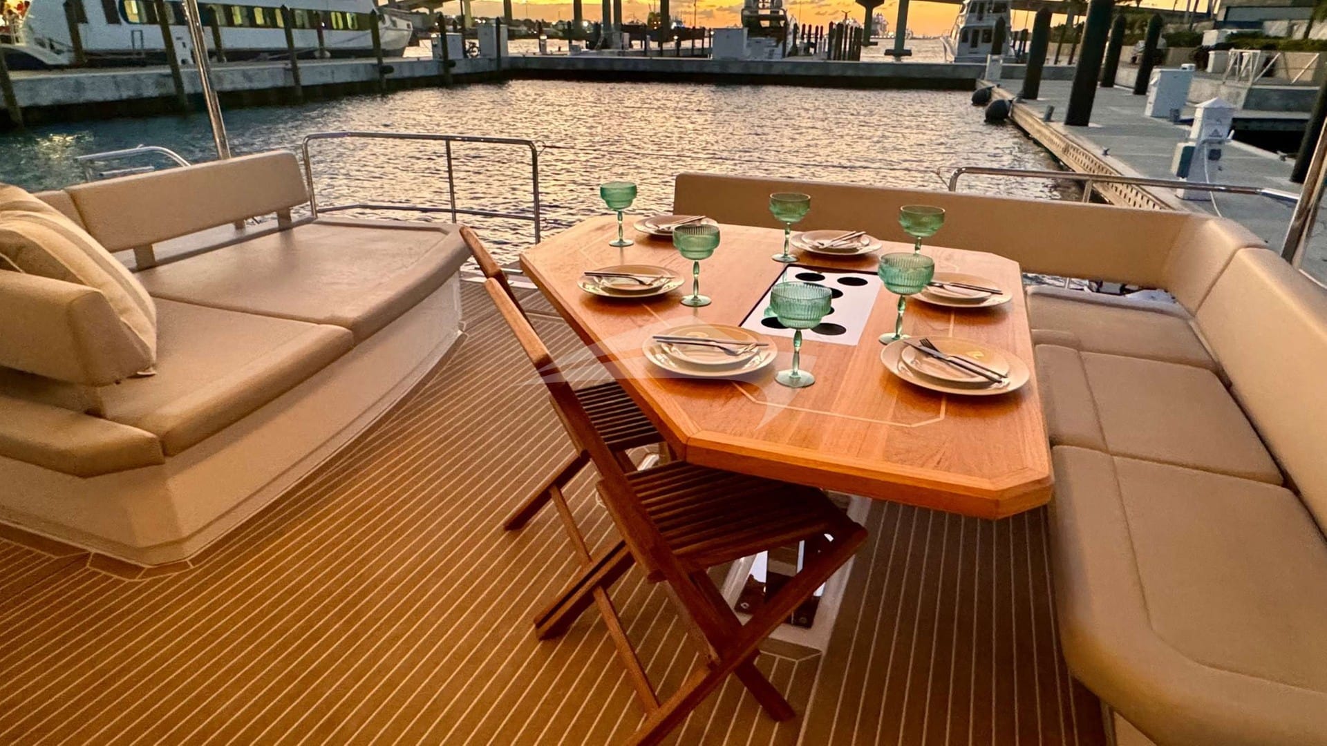 Deck Dining