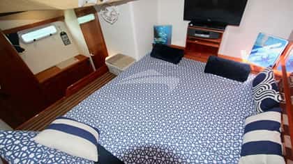 ISOLABLUE 15m sailing yacht charter, photo 6