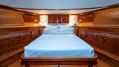MAGIC TUTCH 27m motor yacht charter, photo 9