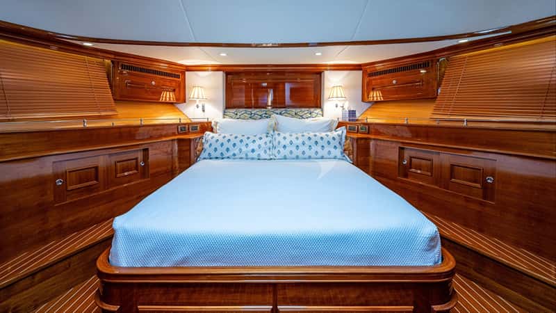 MAGIC TUTCH 27m motor yacht charter, photo 9
