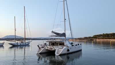 Twin Pride at anchor