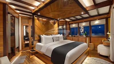Queen Suite -3-