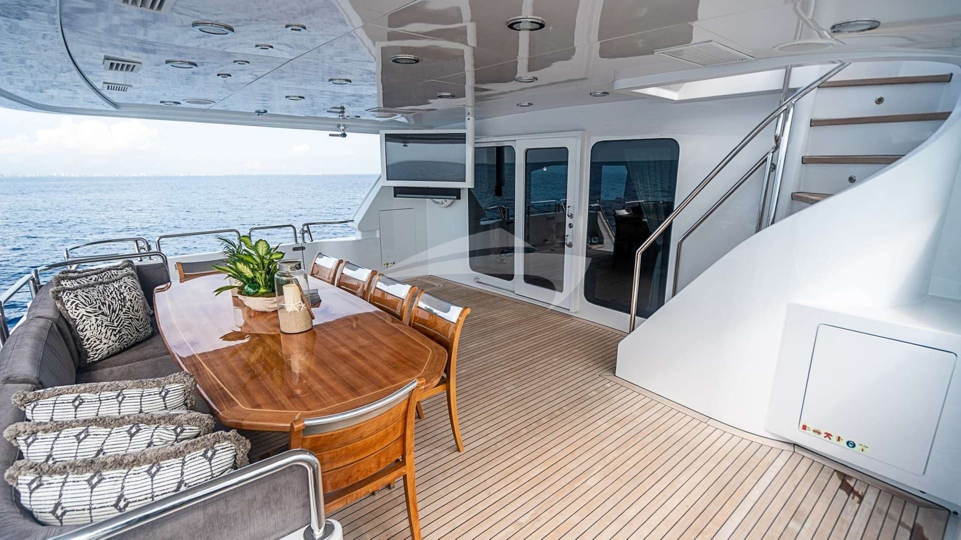 Aft deck