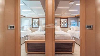 VOYAGER 28m motor yacht charter, photo 7