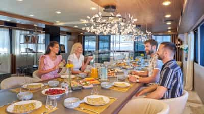 Upper deck indoor dining