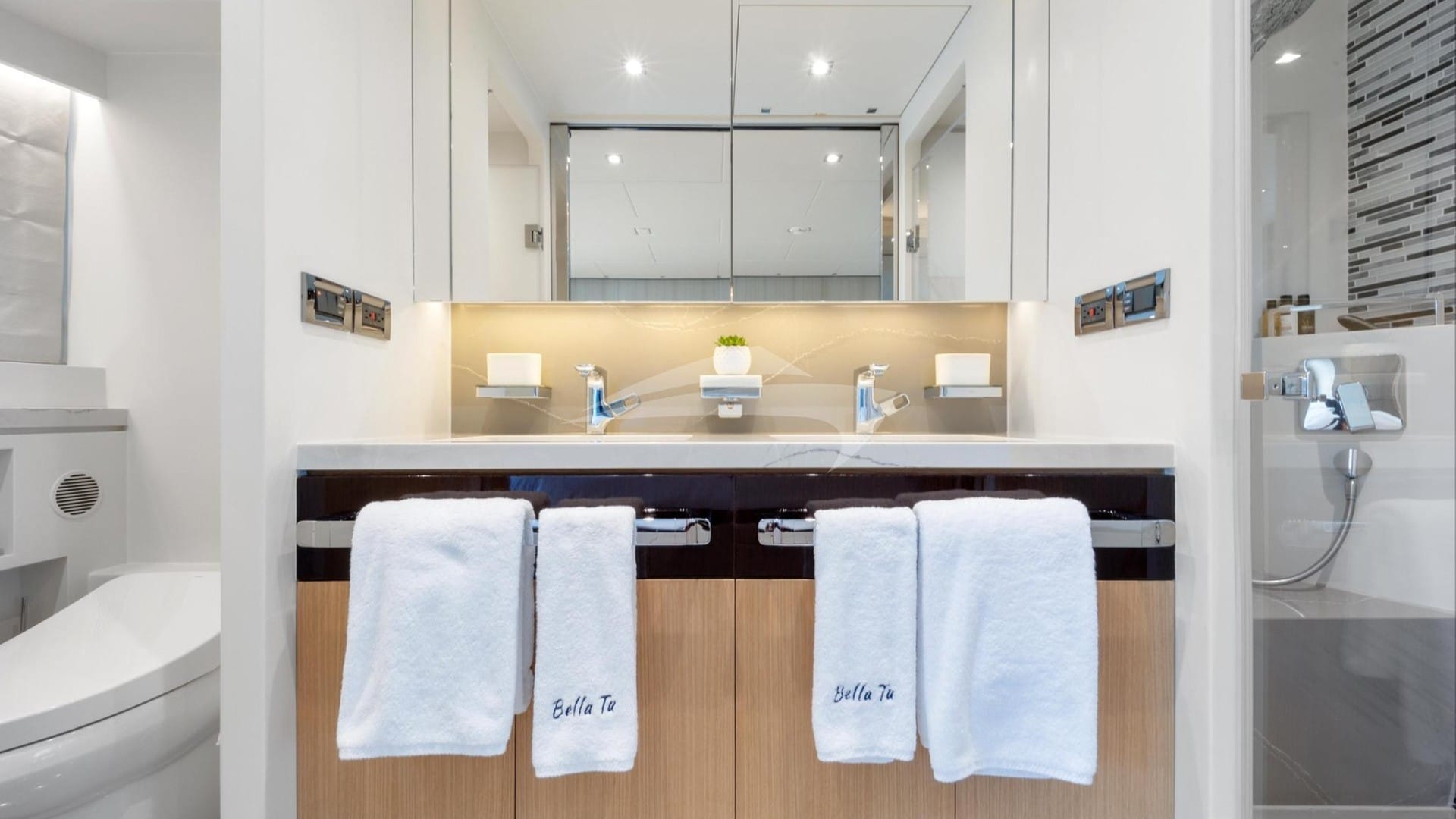 Owner's  En Suite Bath