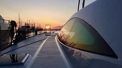 Walkway to the bow